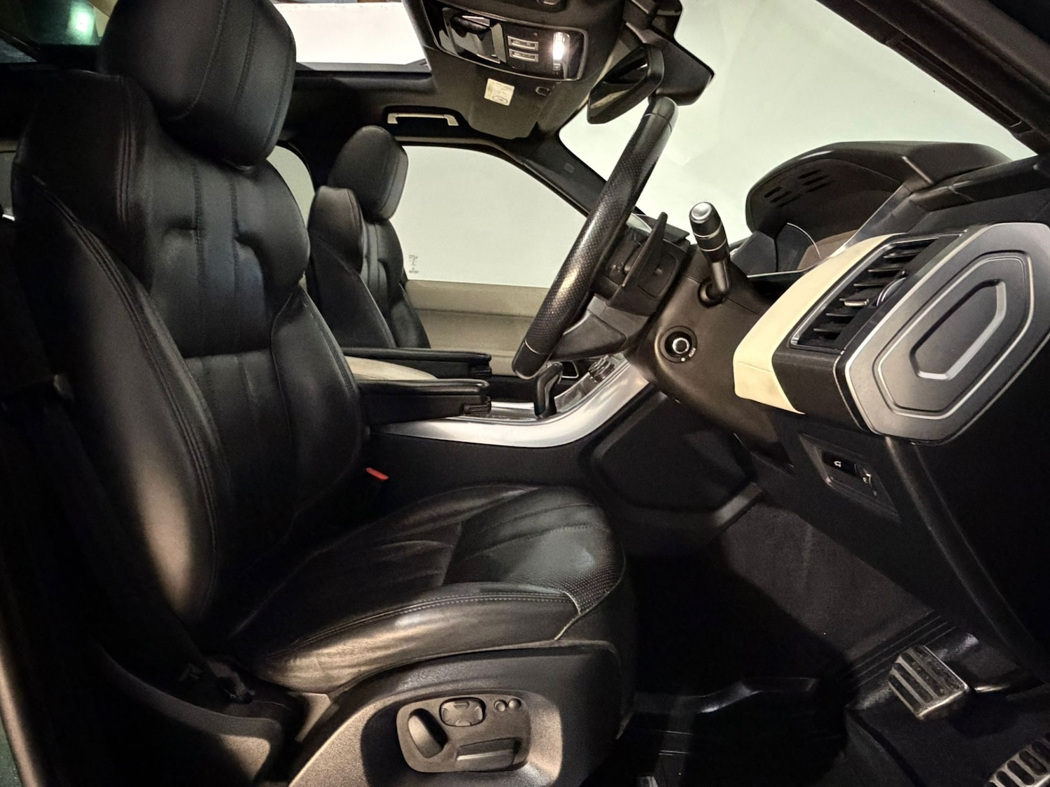 Used Land Rover Range Rover Sport 2015 for sale - 76518577: Photo 17