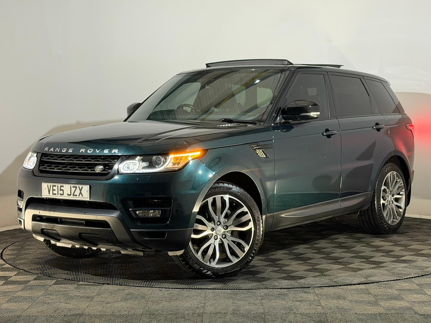 Used Land Rover Range Rover Sport 2015 for sale - 76518577: Photo 3