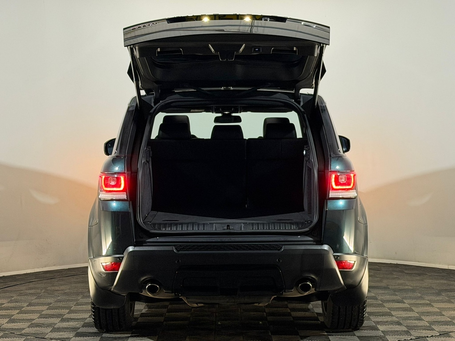 Used Land Rover Range Rover Sport 2015 for sale - 76518577: Photo 8