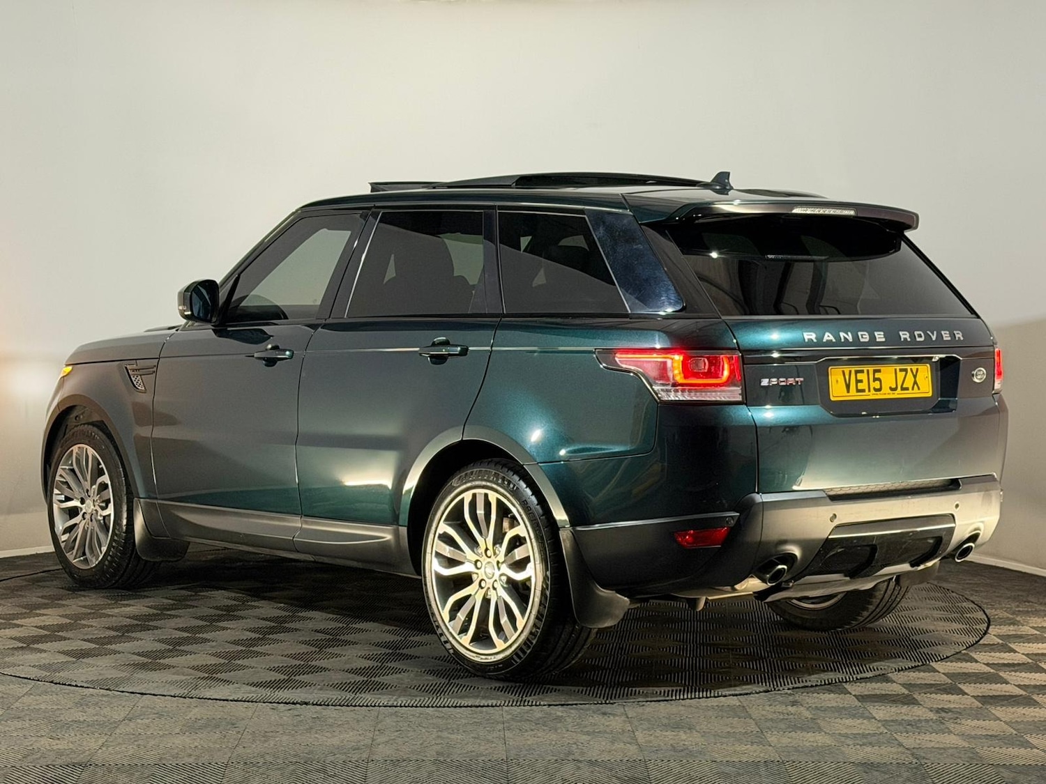Used Land Rover Range Rover Sport 2015 for sale - 76518577: Photo 9
