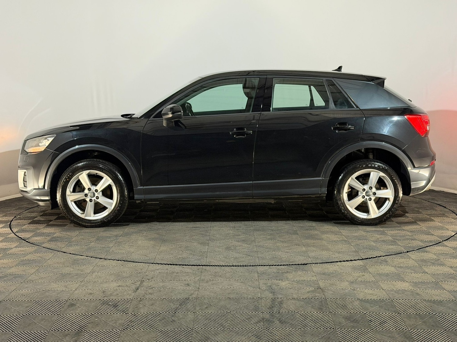 Used Audi Q2 2017 for sale - 77648291: Photo 5