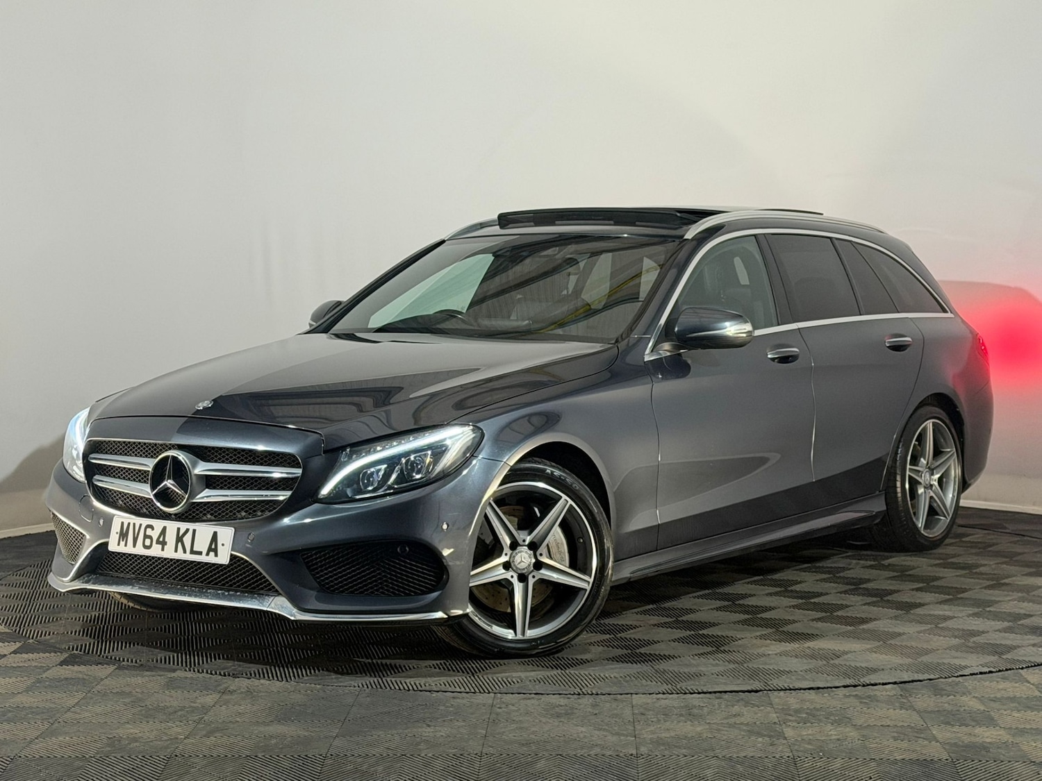 Used Mercedes-Benz C Class 2014 for sale - 77548501: Photo 3