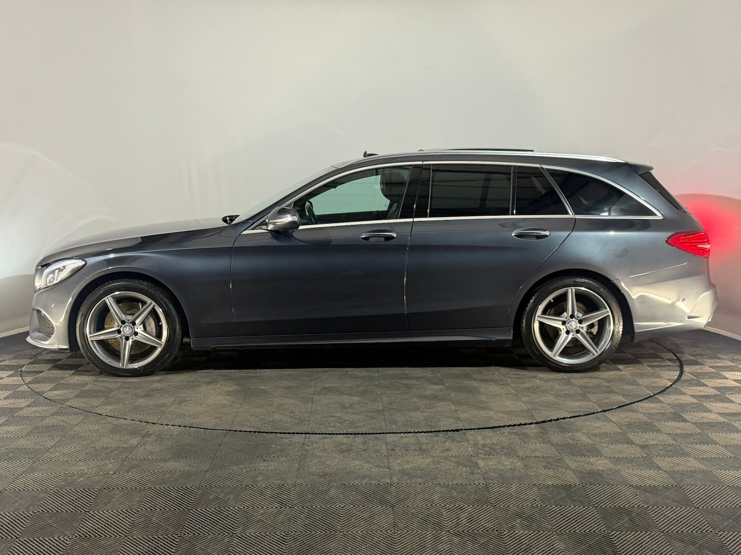 Used Mercedes-Benz C Class 2014 for sale - 77548501: Photo 5