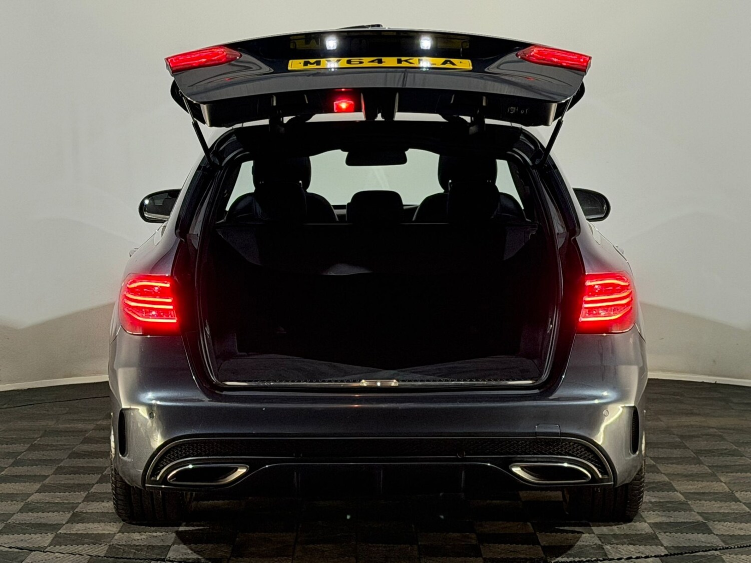 Used Mercedes-Benz C Class 2014 for sale - 77548501: Photo 8