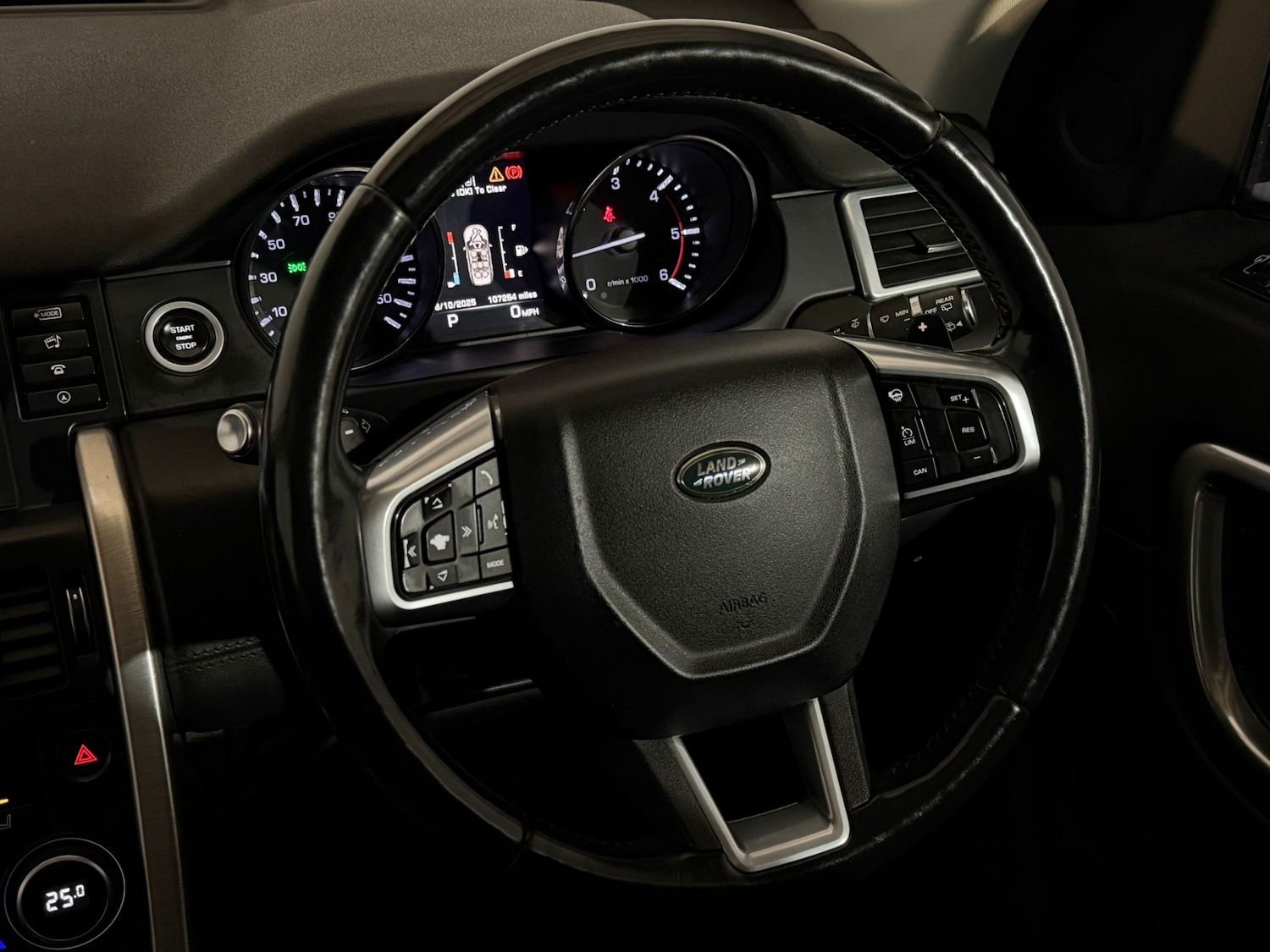 Used Land Rover Discovery Sport 2015 for sale - 76296989: Photo 13