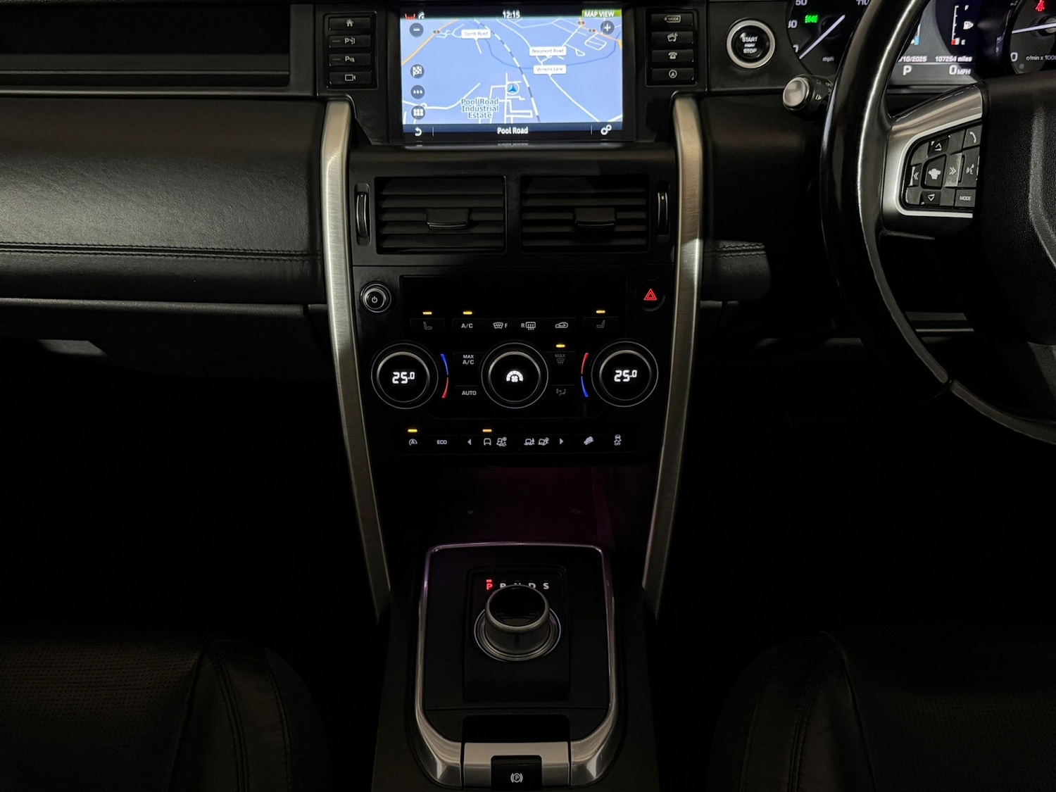 Used Land Rover Discovery Sport 2015 for sale - 76296989: Photo 14