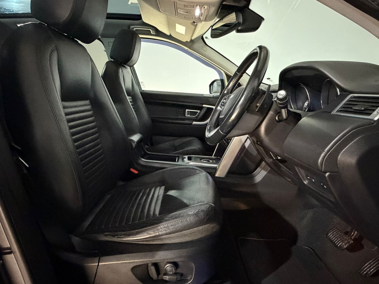 Used Land Rover Discovery Sport 2015 for sale - 76296989: Photo 16