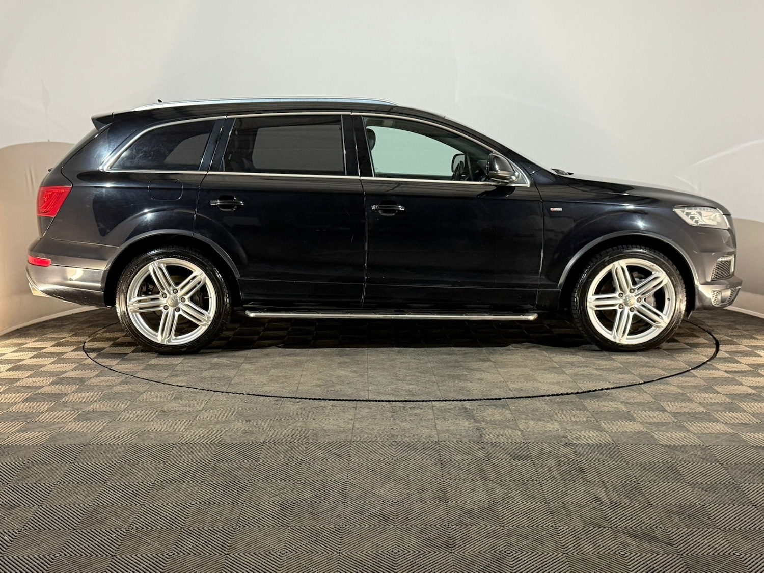 Used Audi Q7 2014 for sale - 76438230: Photo 4