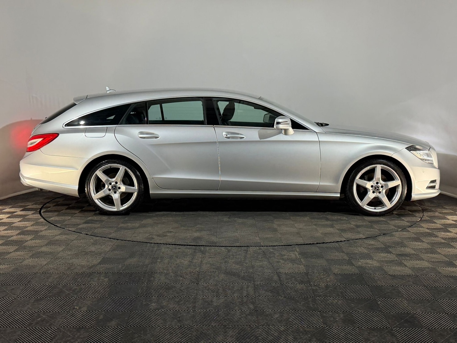 Used Mercedes-Benz CLS 2013 for sale - 76574697: Photo 4
