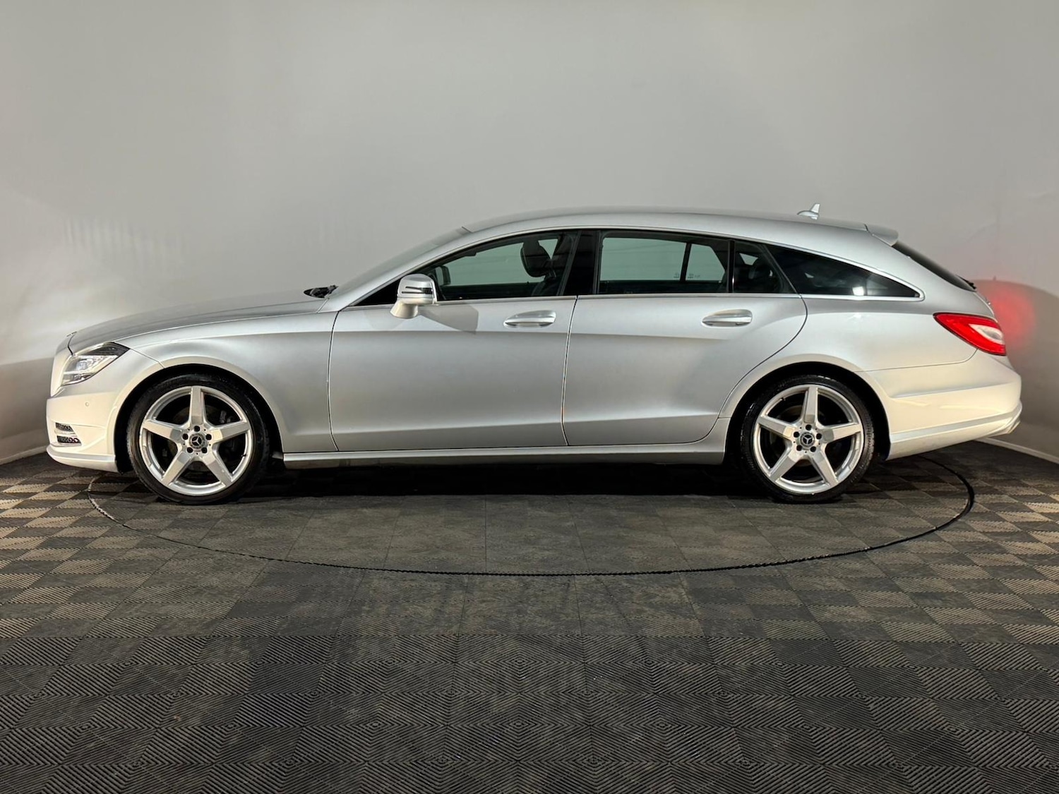 Used Mercedes-Benz CLS 2013 for sale - 76574697: Photo 5