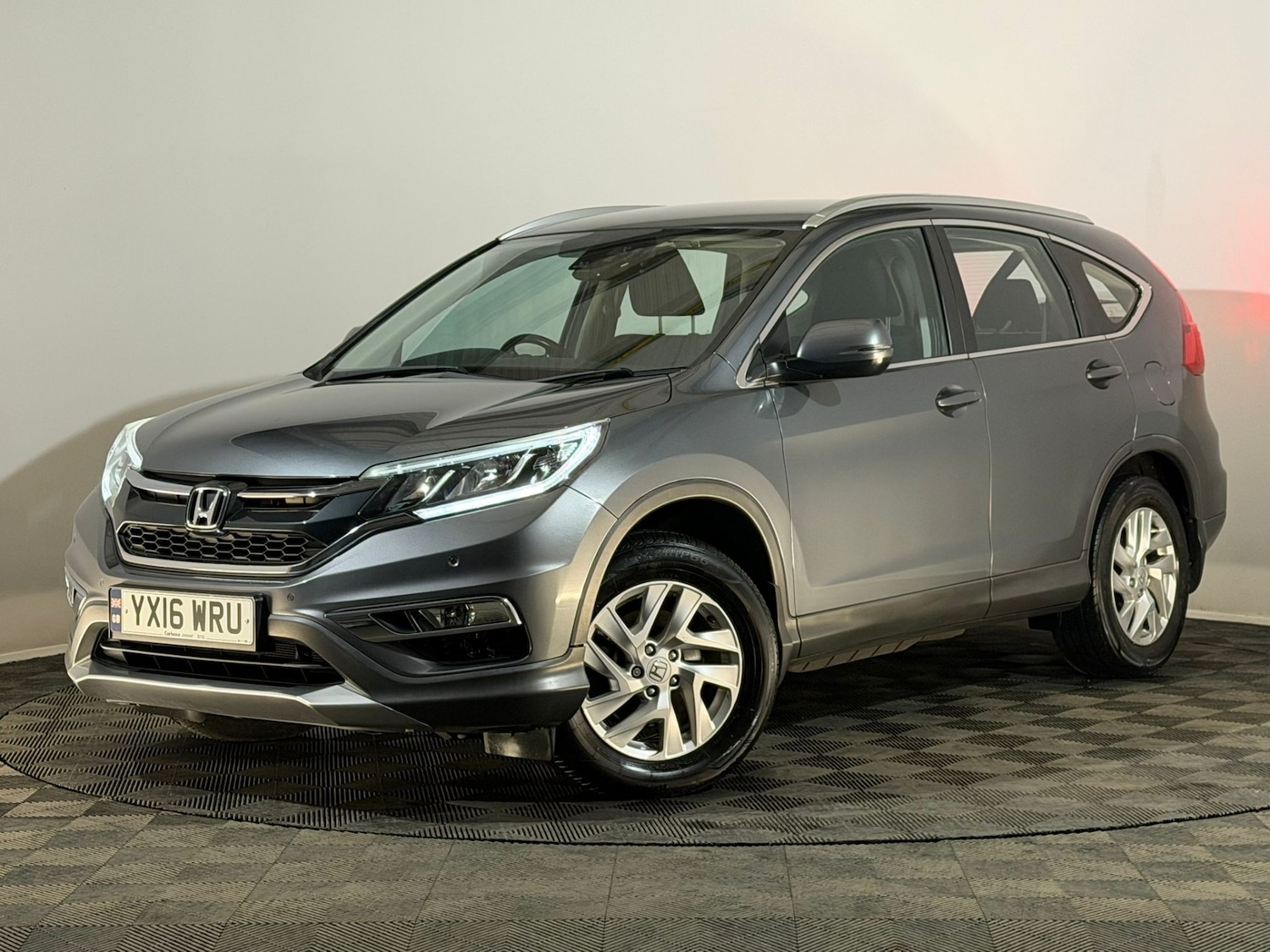 Used Honda CR-V 2016 for sale - 76777134: Photo 3