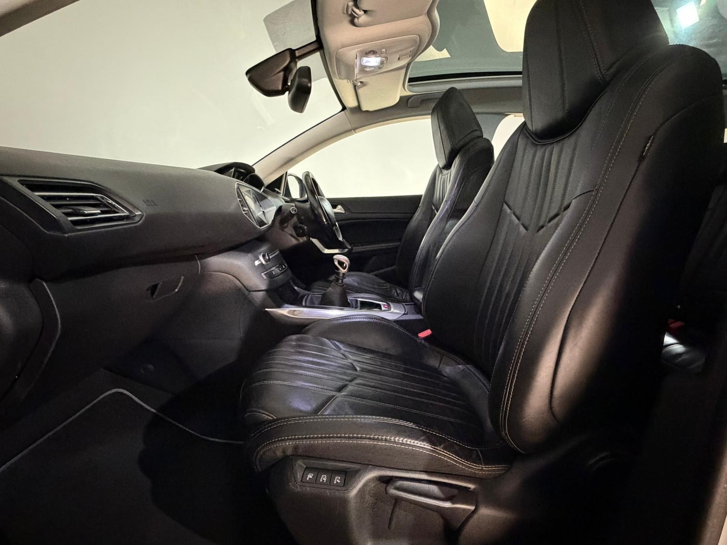 Used Peugeot 308 2018 for sale - 76419930: Photo 15