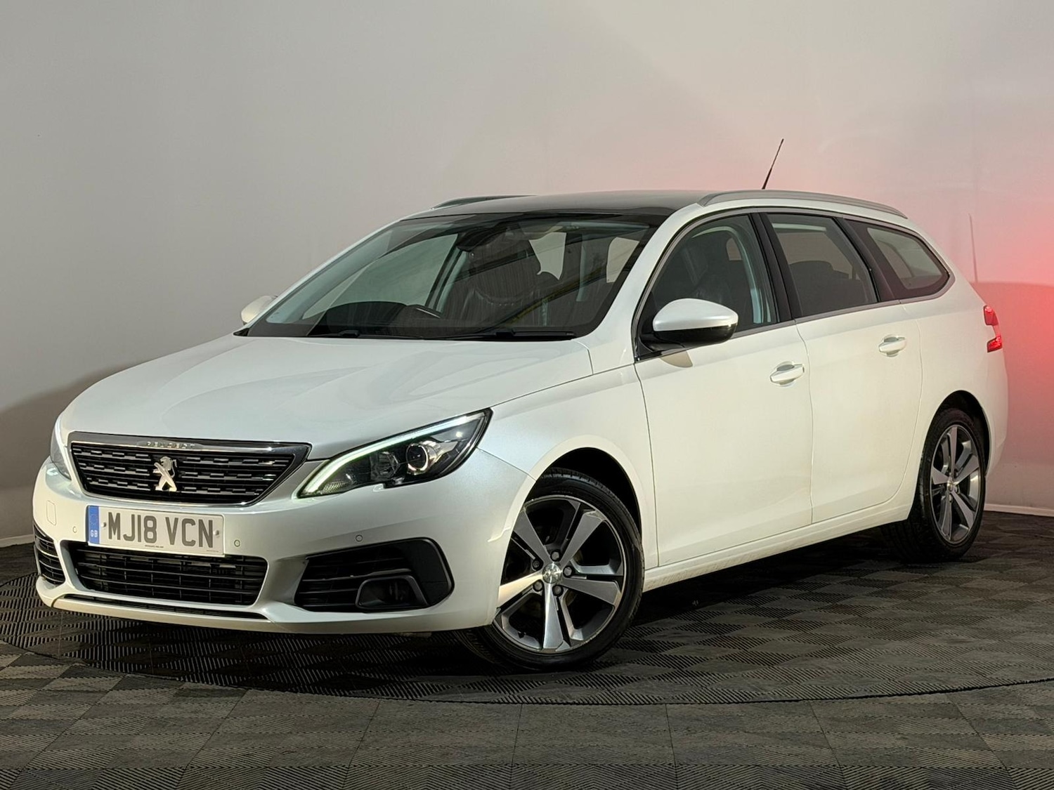 Used Peugeot 308 2018 for sale - 76419930: Photo 3