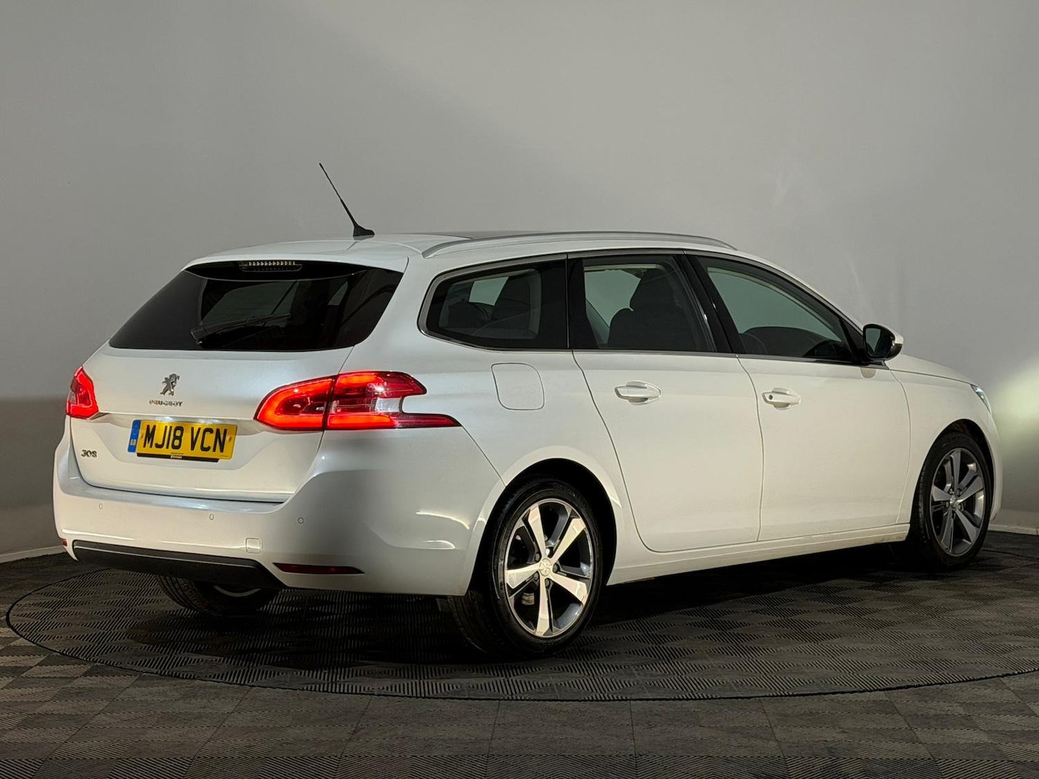 Used Peugeot 308 2018 for sale - 76419930: Photo 6