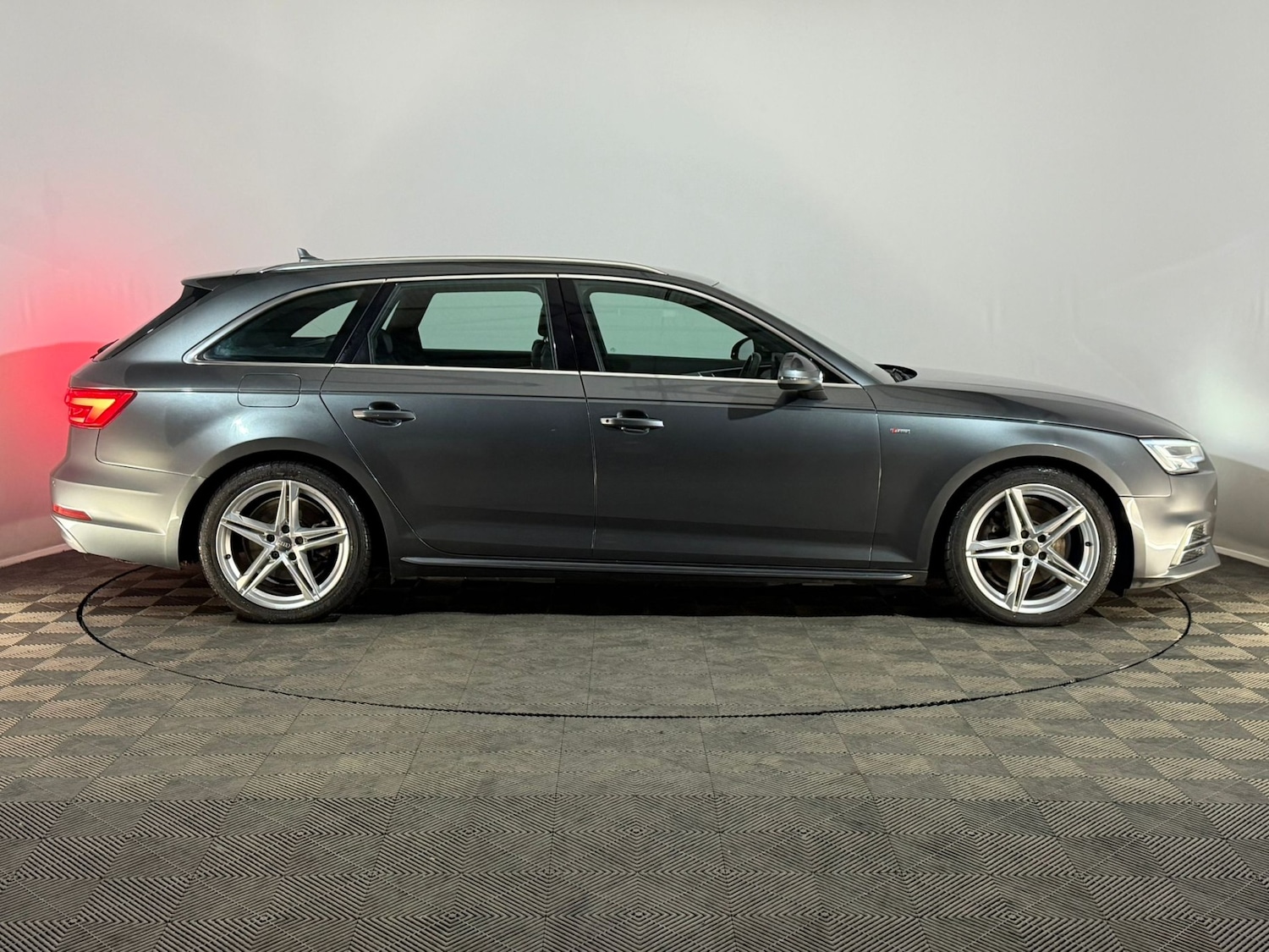 Used Audi A4 2016 for sale - 77801942: Photo 4