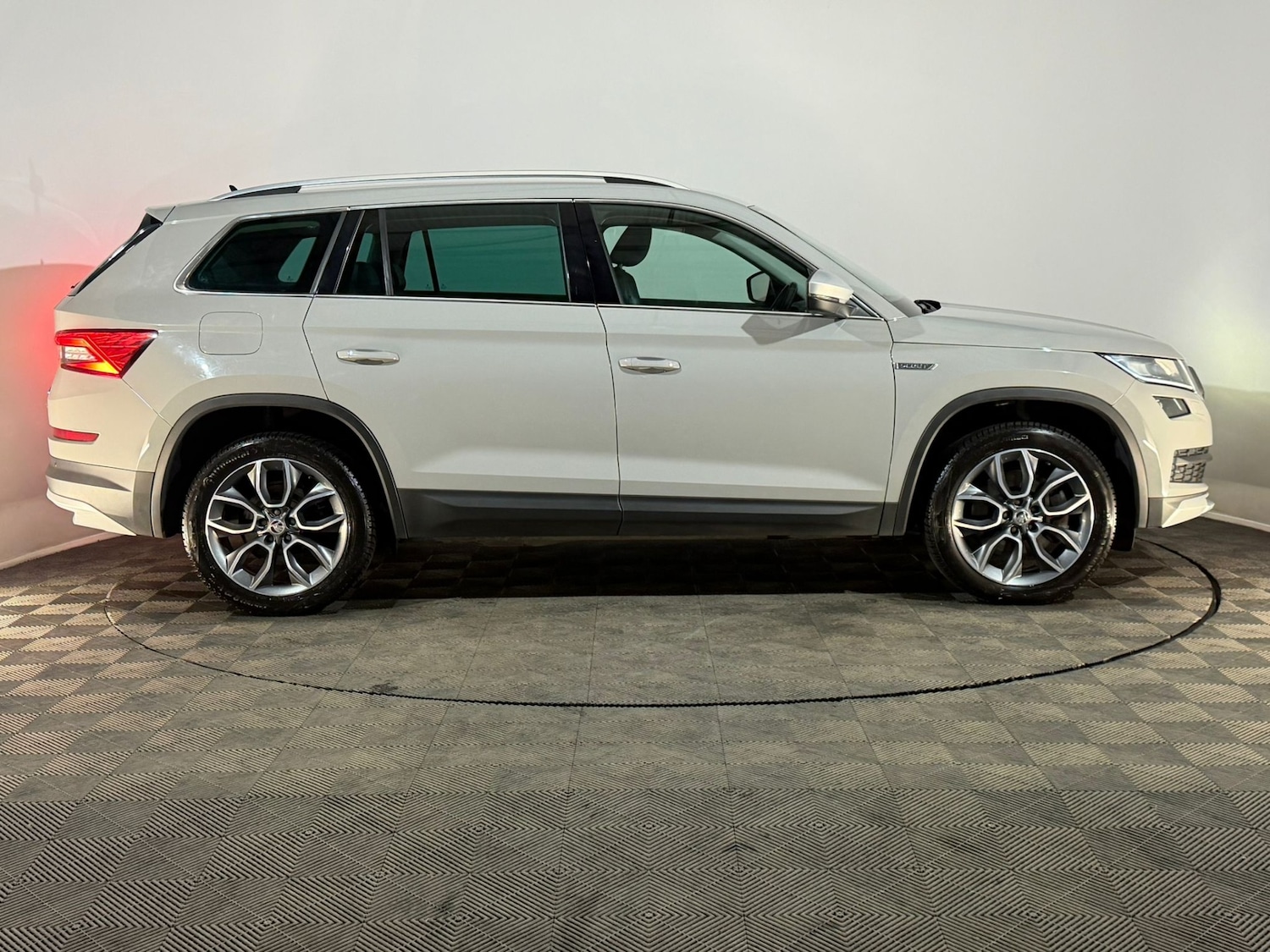 Used Skoda Kodiaq 2018 for sale - 77599829: Photo 4