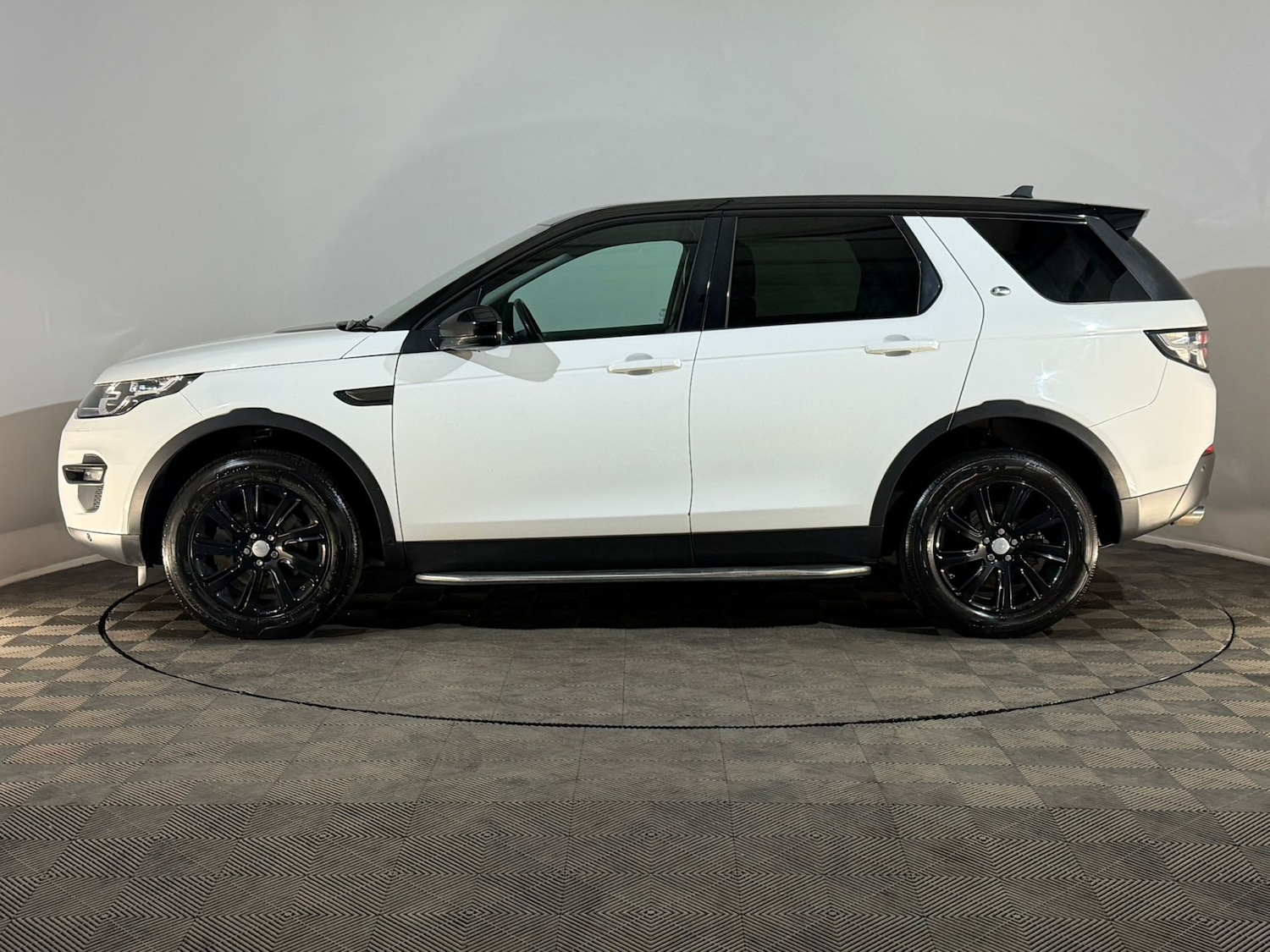 Used Land Rover Discovery Sport 2015 for sale - 77846387: Photo 5