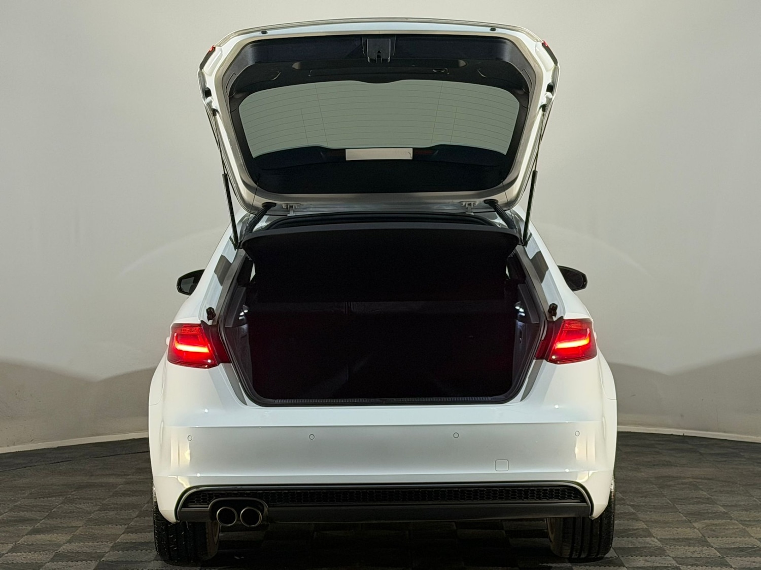 Used Audi A3 2015 for sale - 77342475: Photo 8