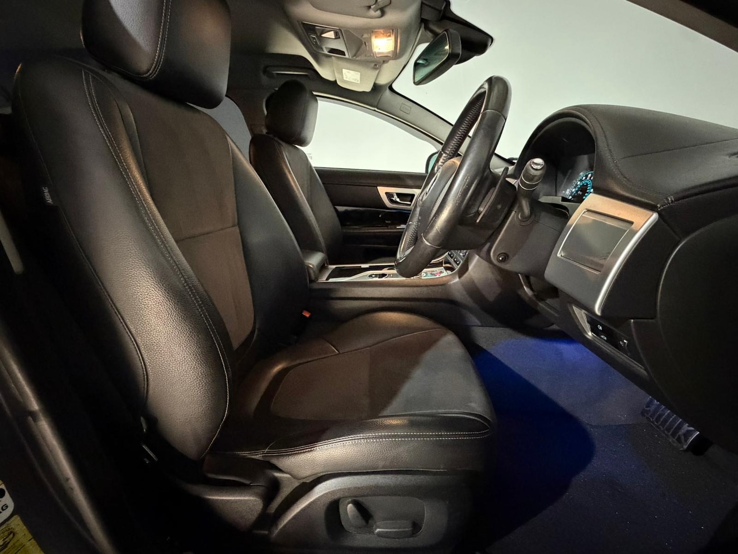 Used Jaguar XF 2013 for sale - 77180079: Photo 16