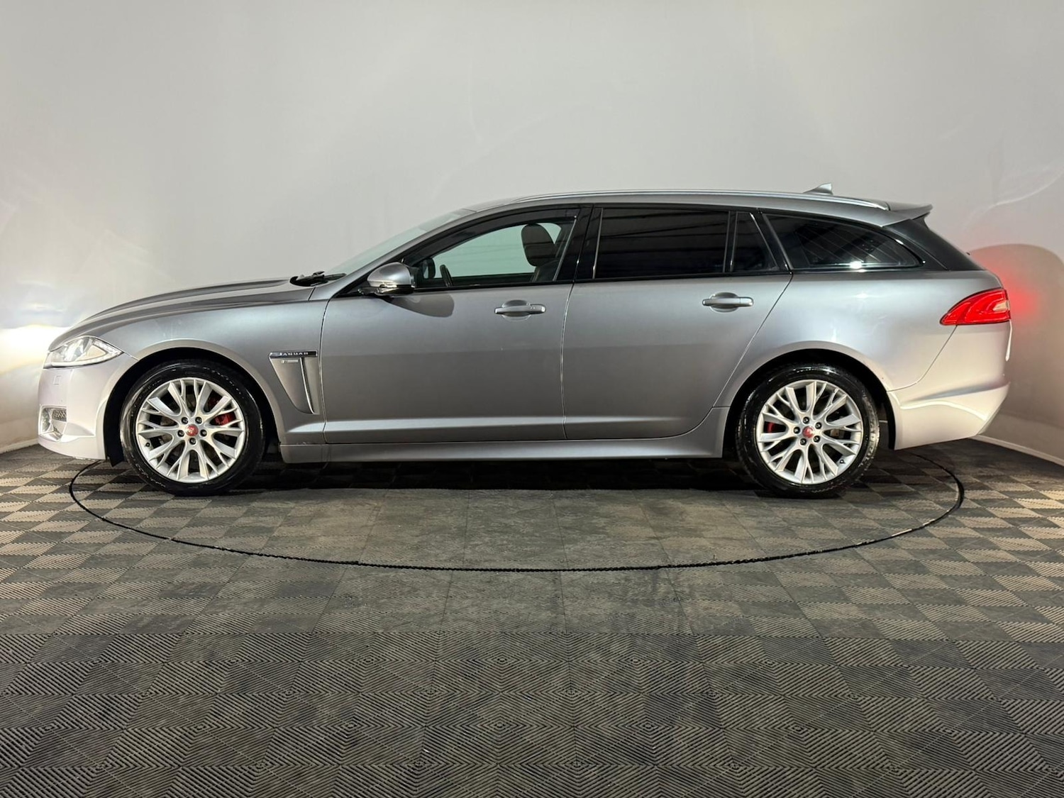 Used Jaguar XF 2013 for sale - 77180079: Photo 5