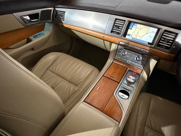 Used Jaguar XF 2011 for sale - 76129365: Photo 11