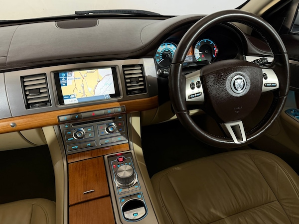 Used Jaguar XF 2011 for sale - 76129365: Photo 13