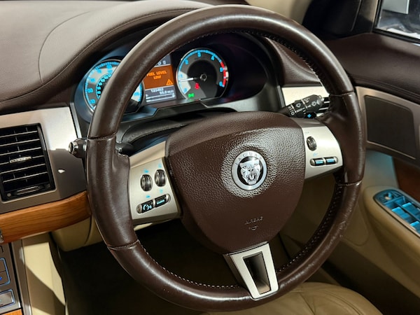 Used Jaguar XF 2011 for sale - 76129365: Photo 14