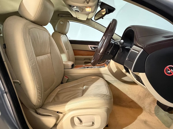Used Jaguar XF 2011 for sale - 76129365: Photo 17