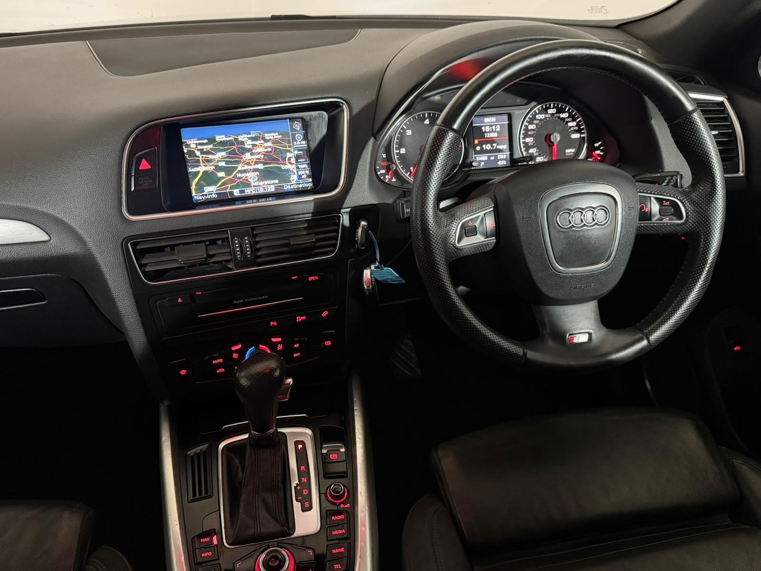 Used Audi Q5 2010 for sale - 77482195: Photo 12