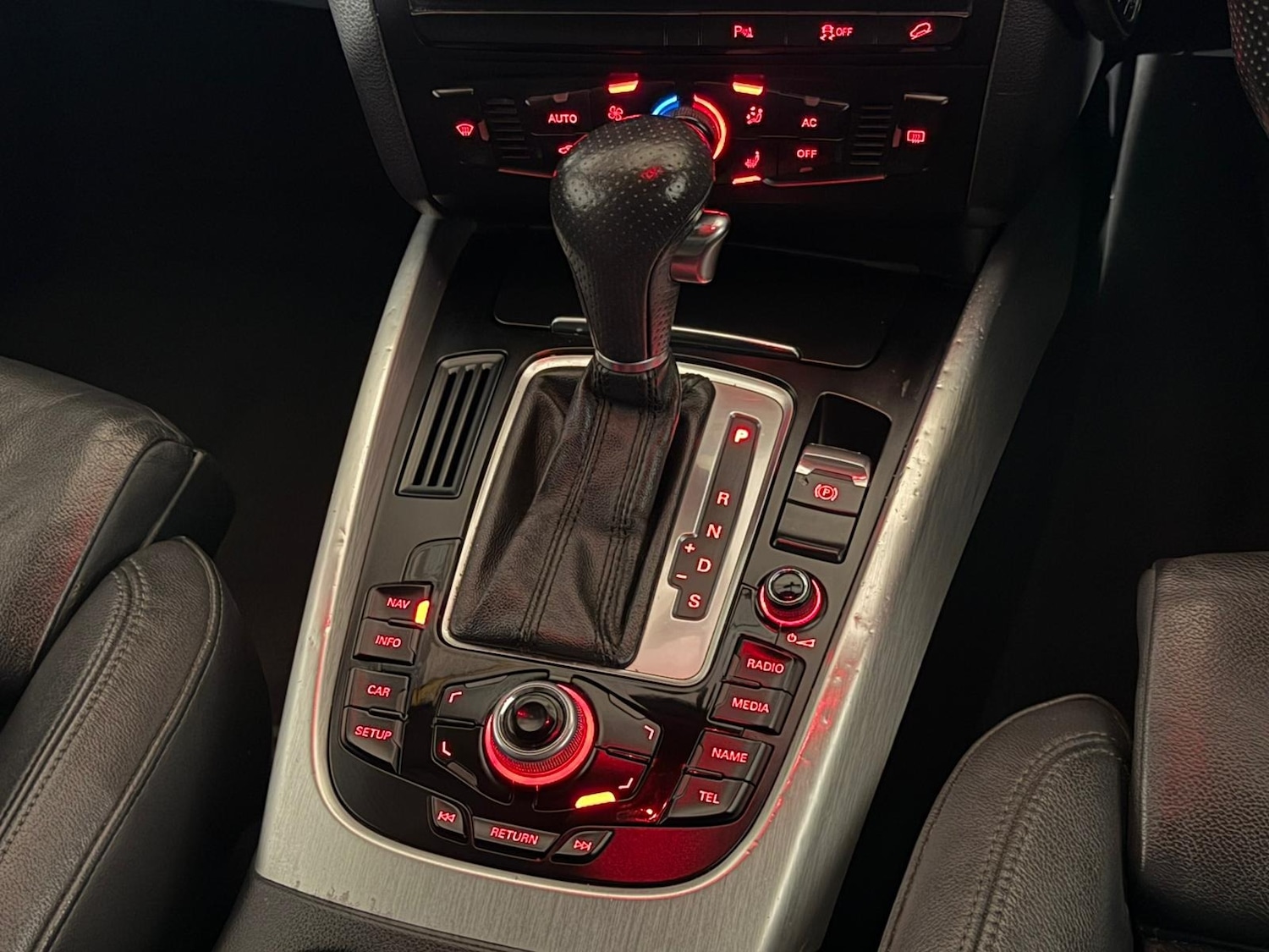 Used Audi Q5 2010 for sale - 77482195: Photo 15