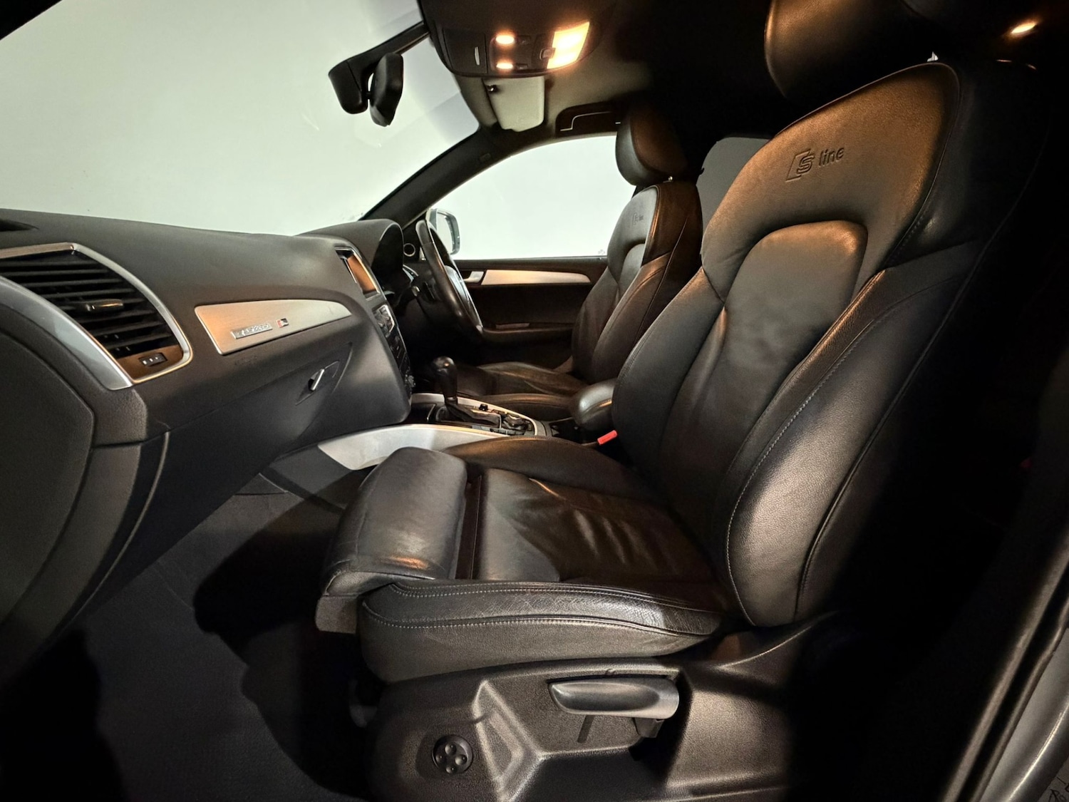 Used Audi Q5 2010 for sale - 77482195: Photo 17