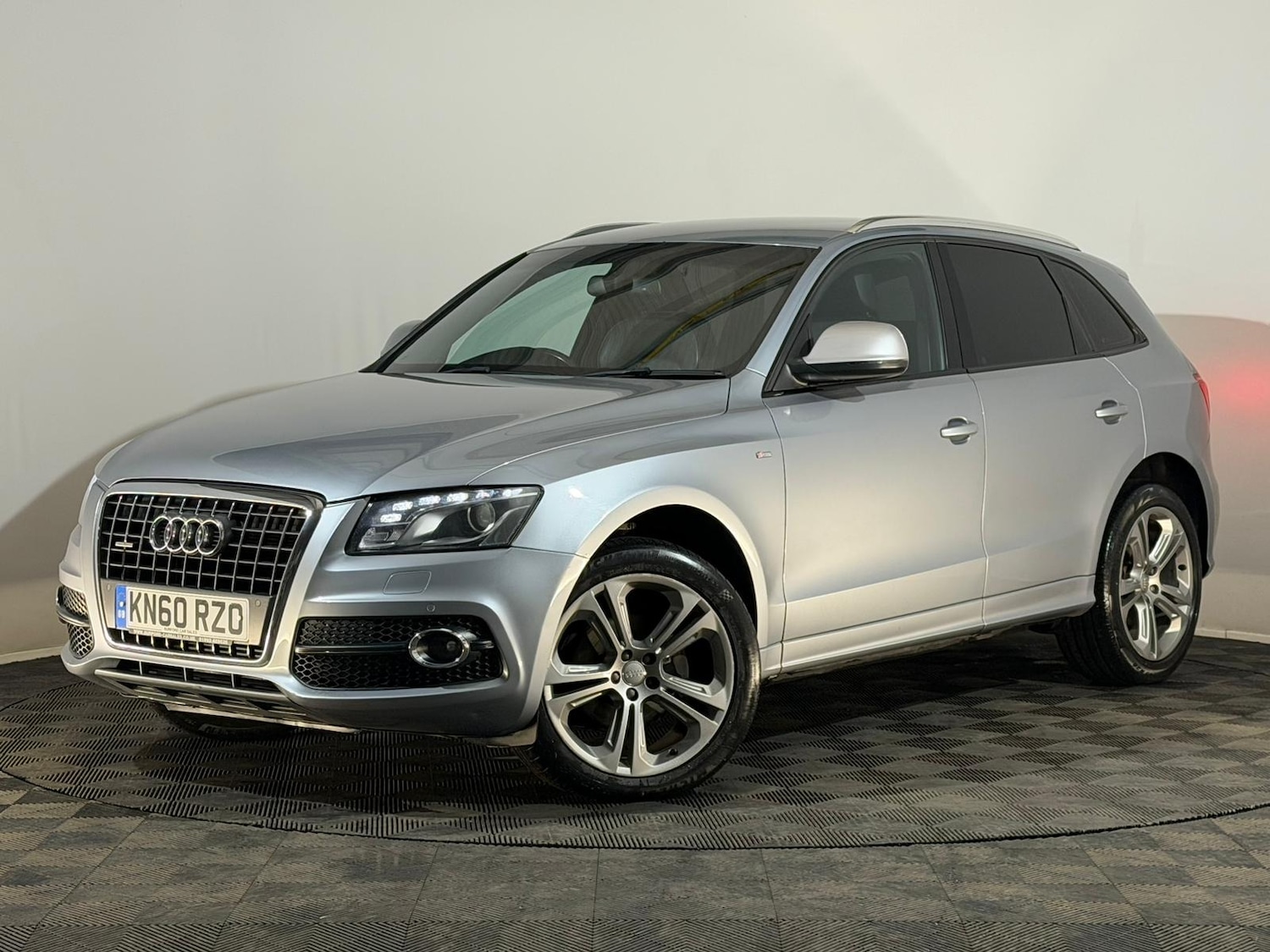 Used Audi Q5 2010 for sale - 77482195: Photo 3