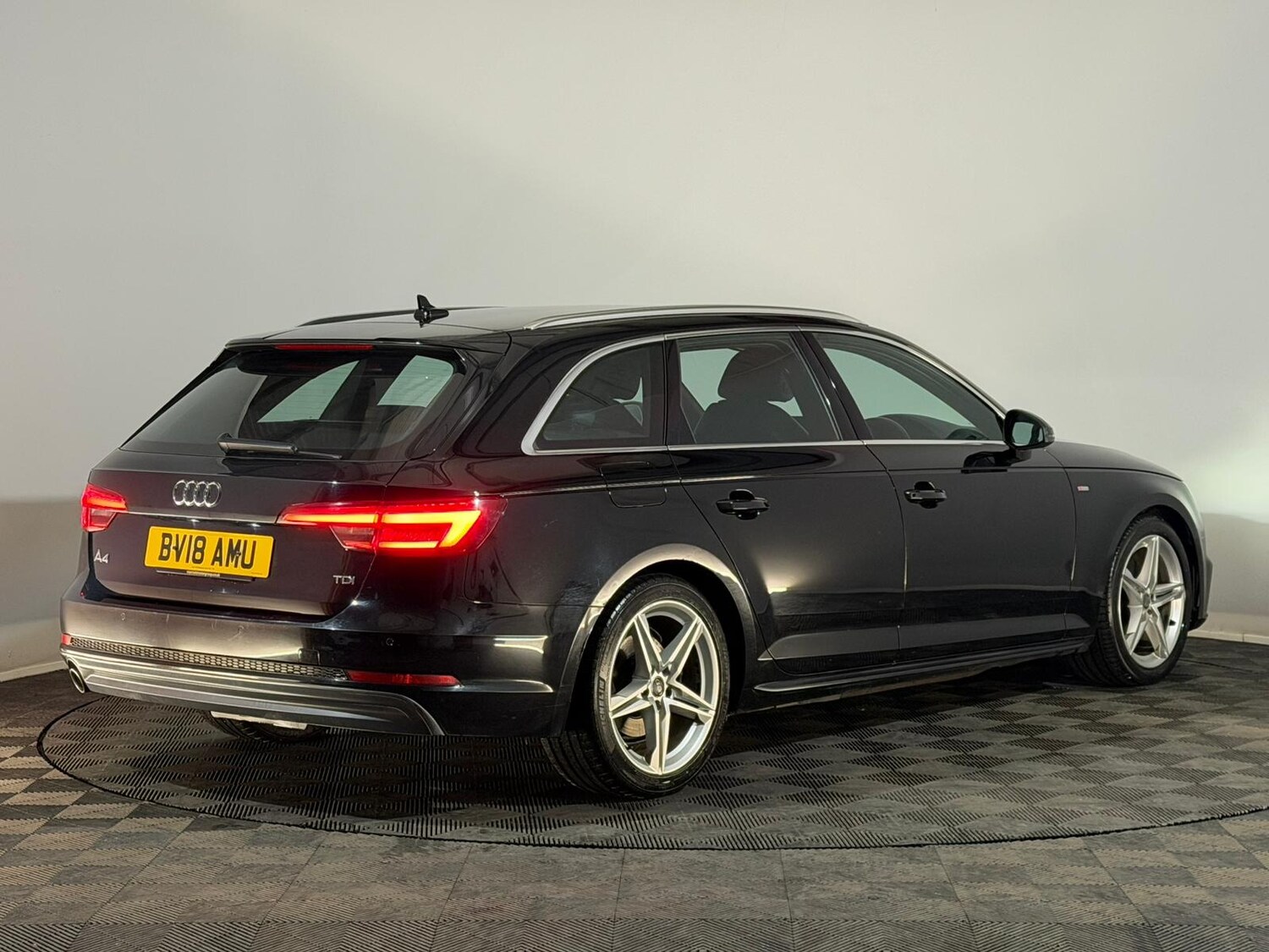 Used Audi A4 2018 for sale - 77552234: Photo 6