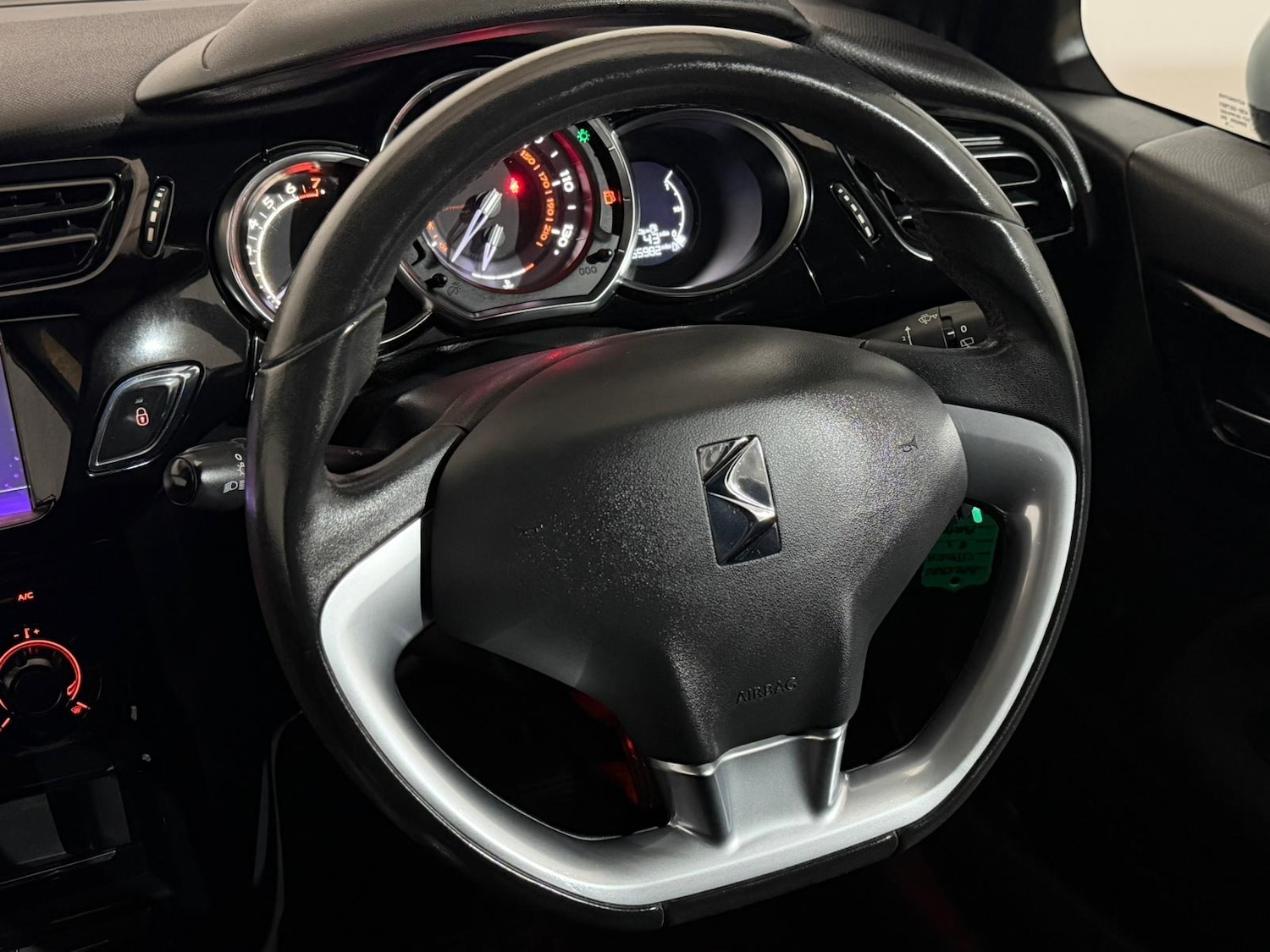 Used DS Automobiles DS 3 2015 for sale - 76494722: Photo 13