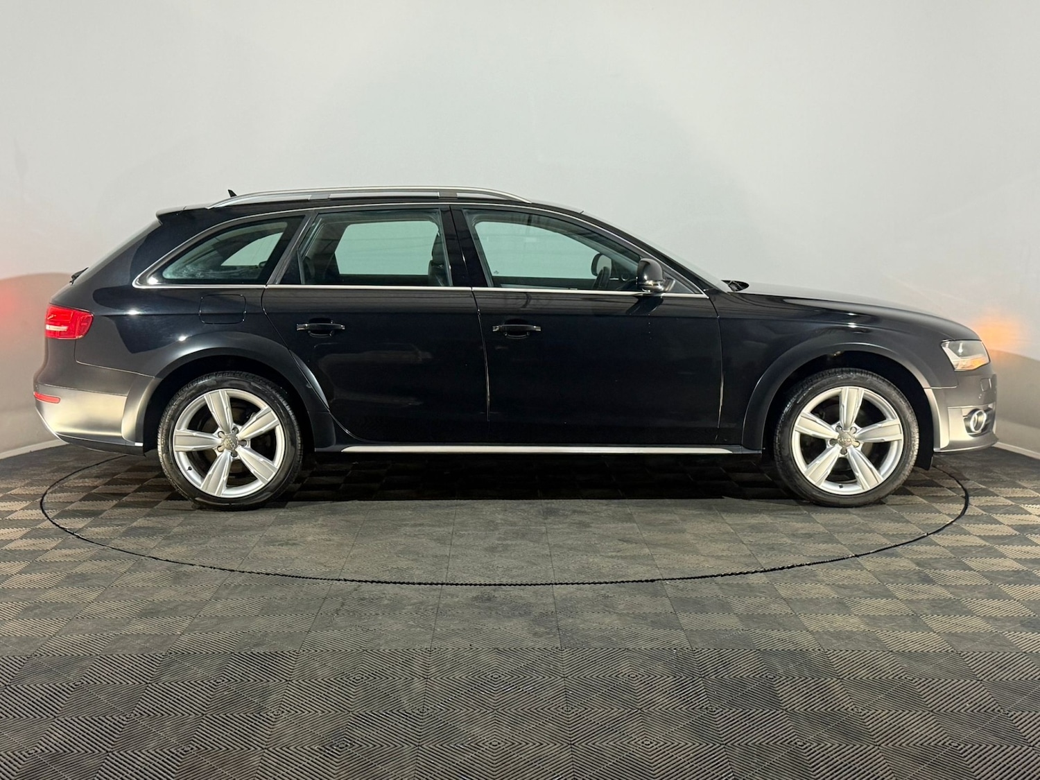 Used Audi A4 Allroad 2014 for sale - 77648238: Photo 4