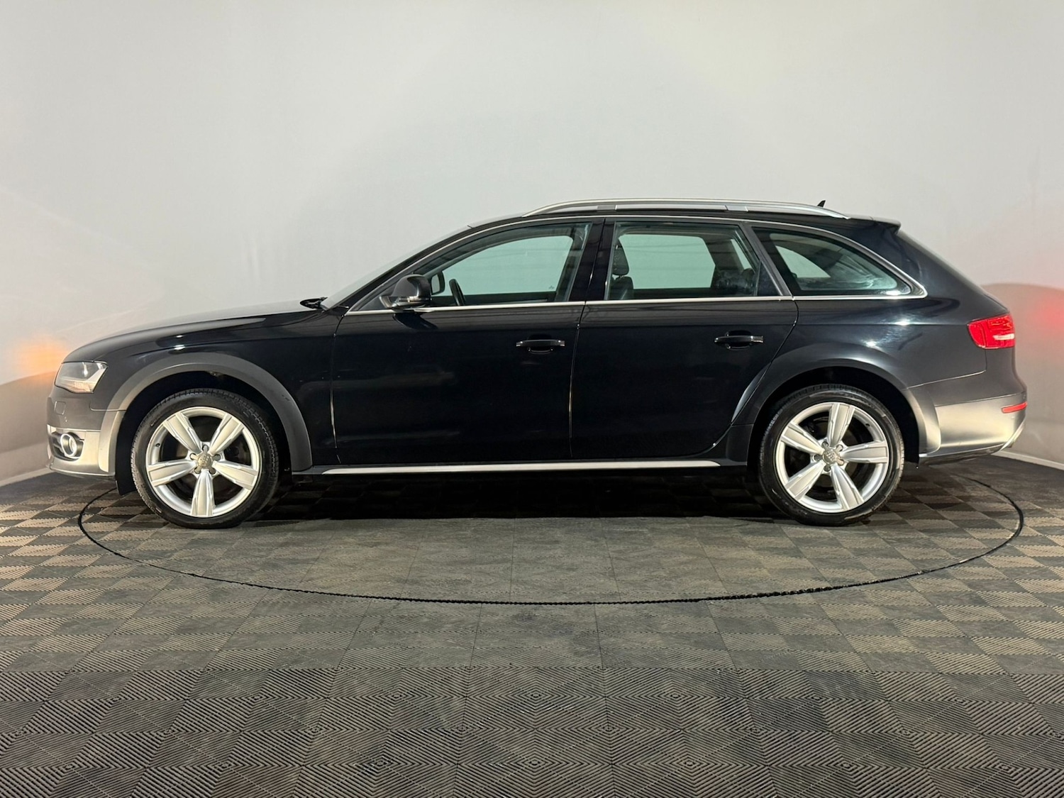 Used Audi A4 Allroad 2014 for sale - 77648238: Photo 5