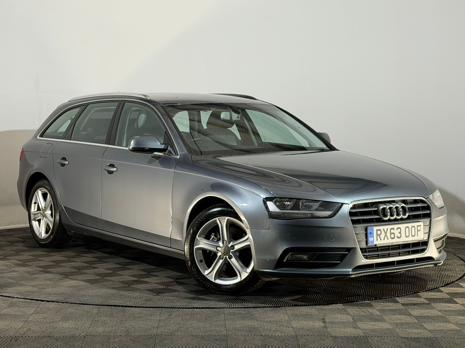 Used Audi A4 2013 for sale - 76298773: Photo 1