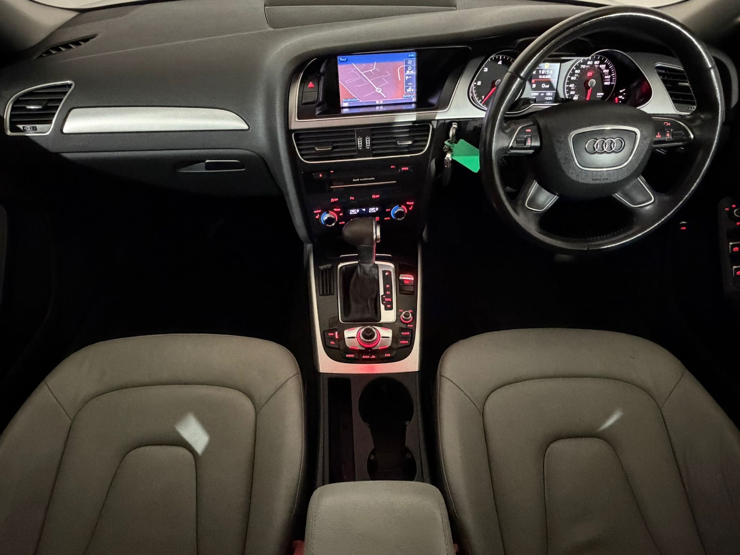 Used Audi A4 2013 for sale - 76298773: Photo 11