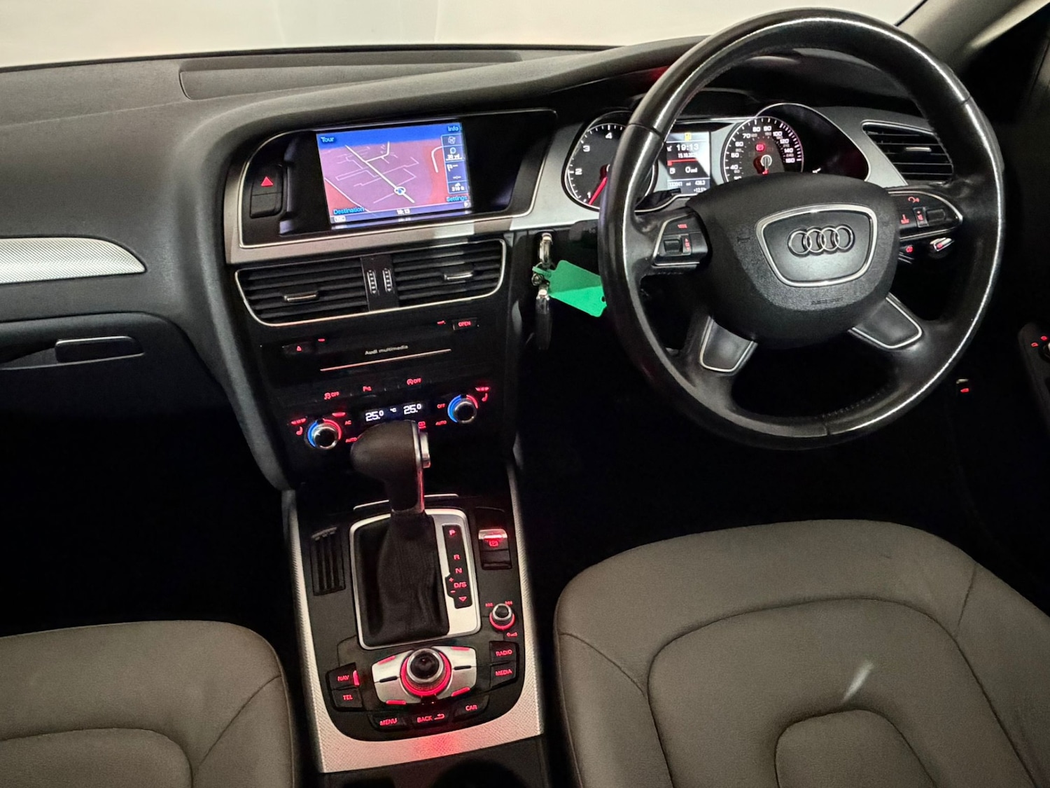 Used Audi A4 2013 for sale - 76298773: Photo 12