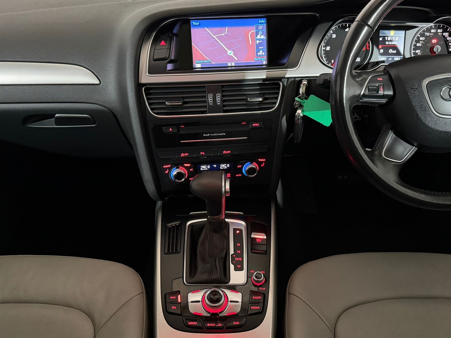 Used Audi A4 2013 for sale - 76298773: Photo 14