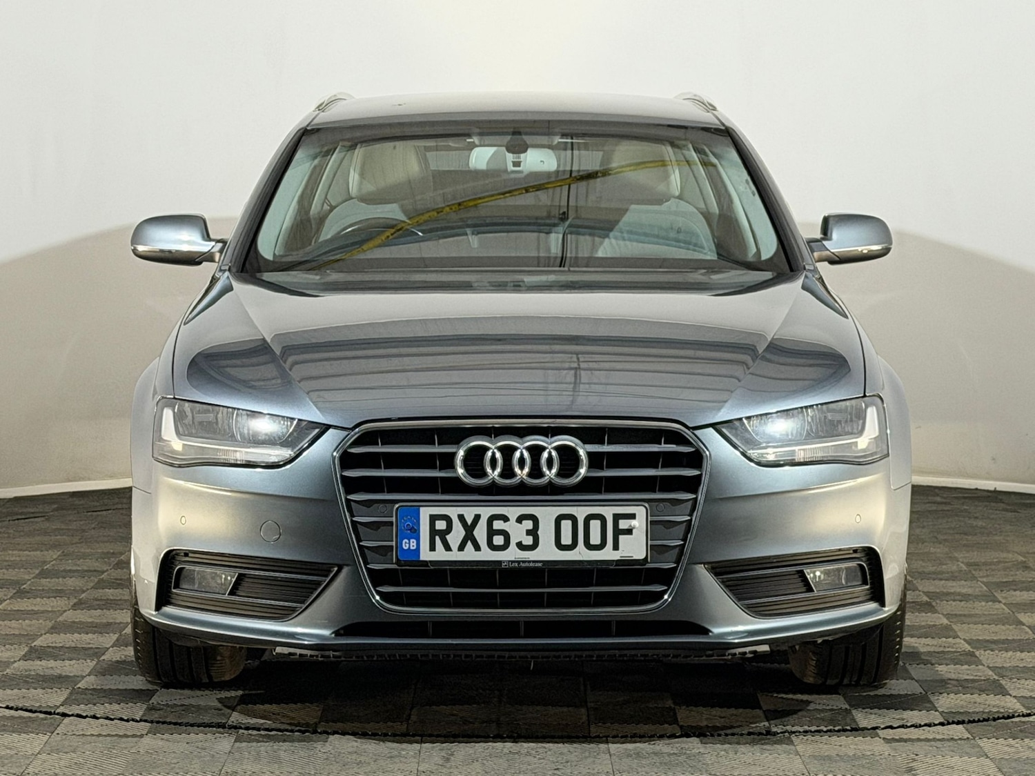 Used Audi A4 2013 for sale - 76298773: Photo 2