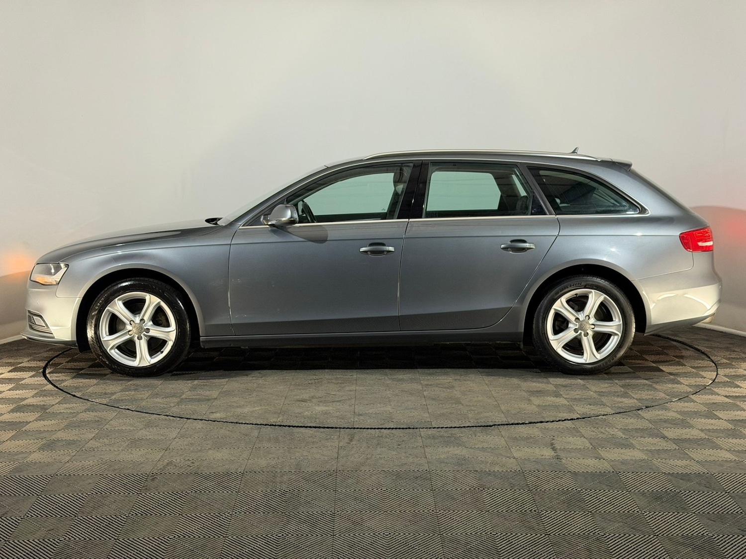 Used Audi A4 2013 for sale - 76298773: Photo 5