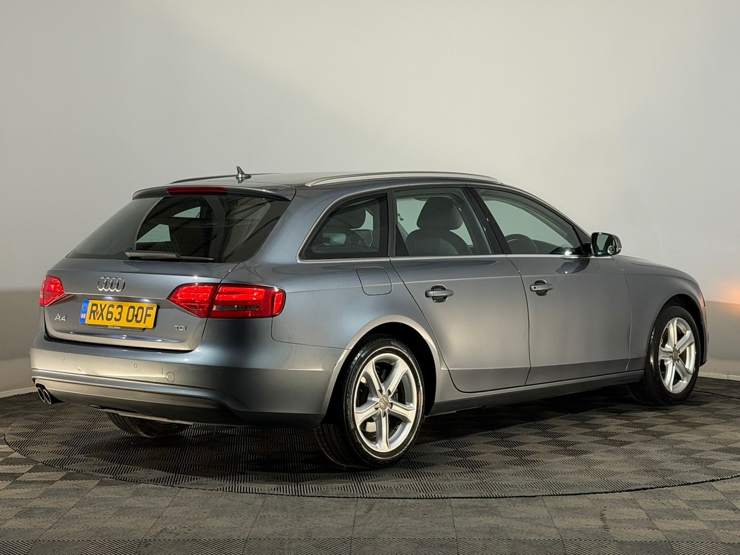 Used Audi A4 2013 for sale - 76298773: Photo 6