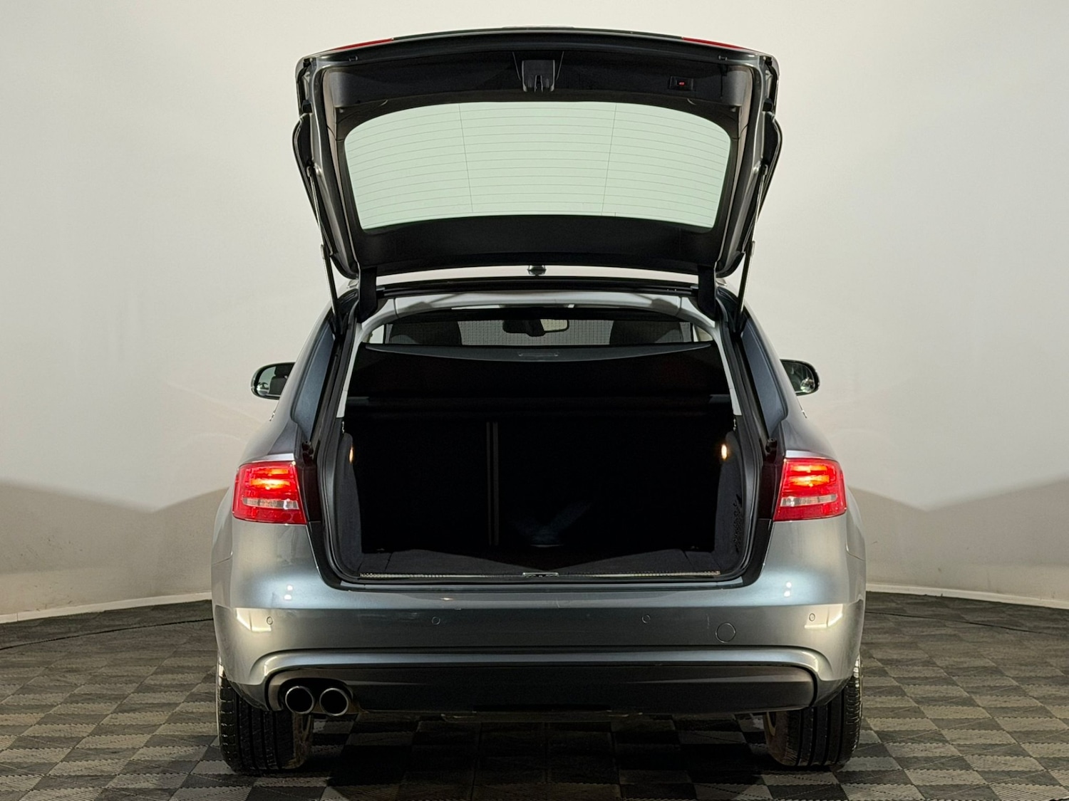 Used Audi A4 2013 for sale - 76298773: Photo 9