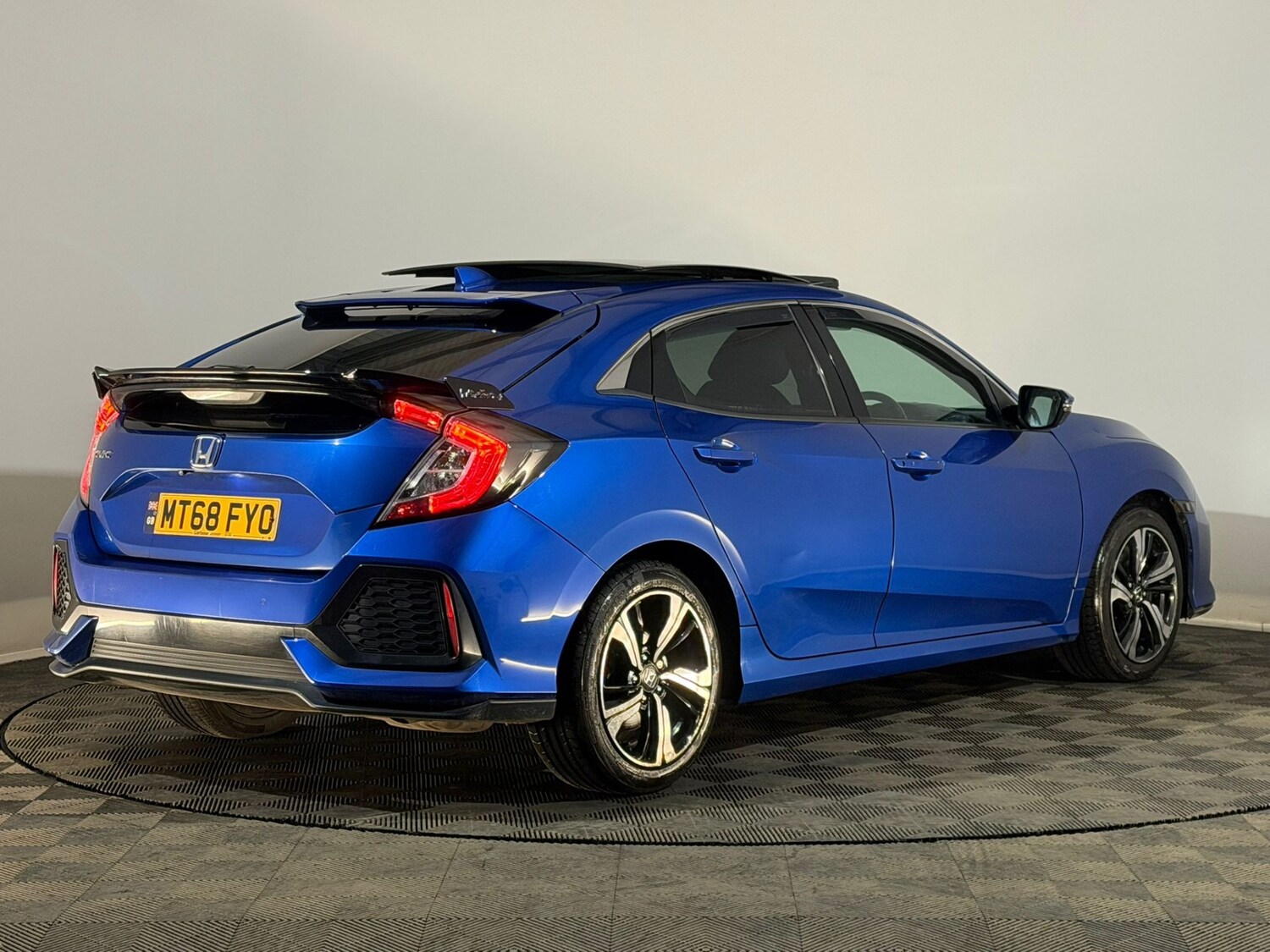 Used Honda Civic 2018 for sale - 77617889: Photo 6