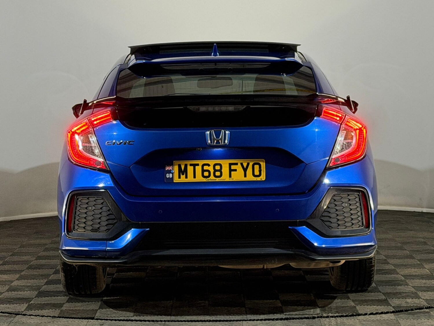 Used Honda Civic 2018 for sale - 77617889: Photo 7