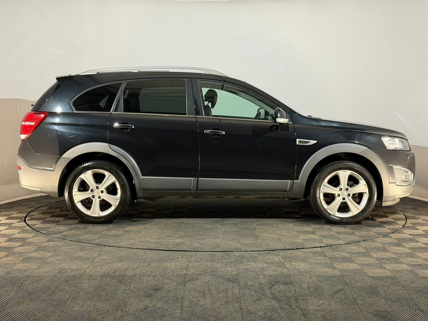 Used Chevrolet Captiva 2014 for sale - 76574695: Photo 4