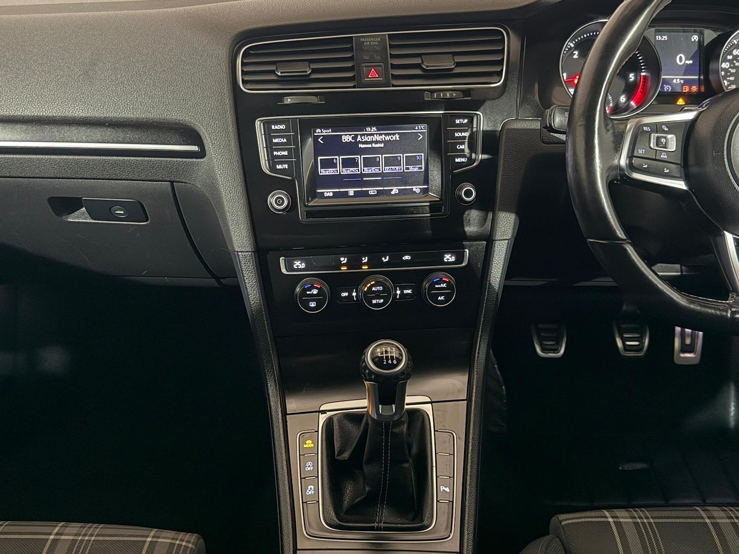 Used Volkswagen Golf 2014 for sale - 77446020: Photo 11