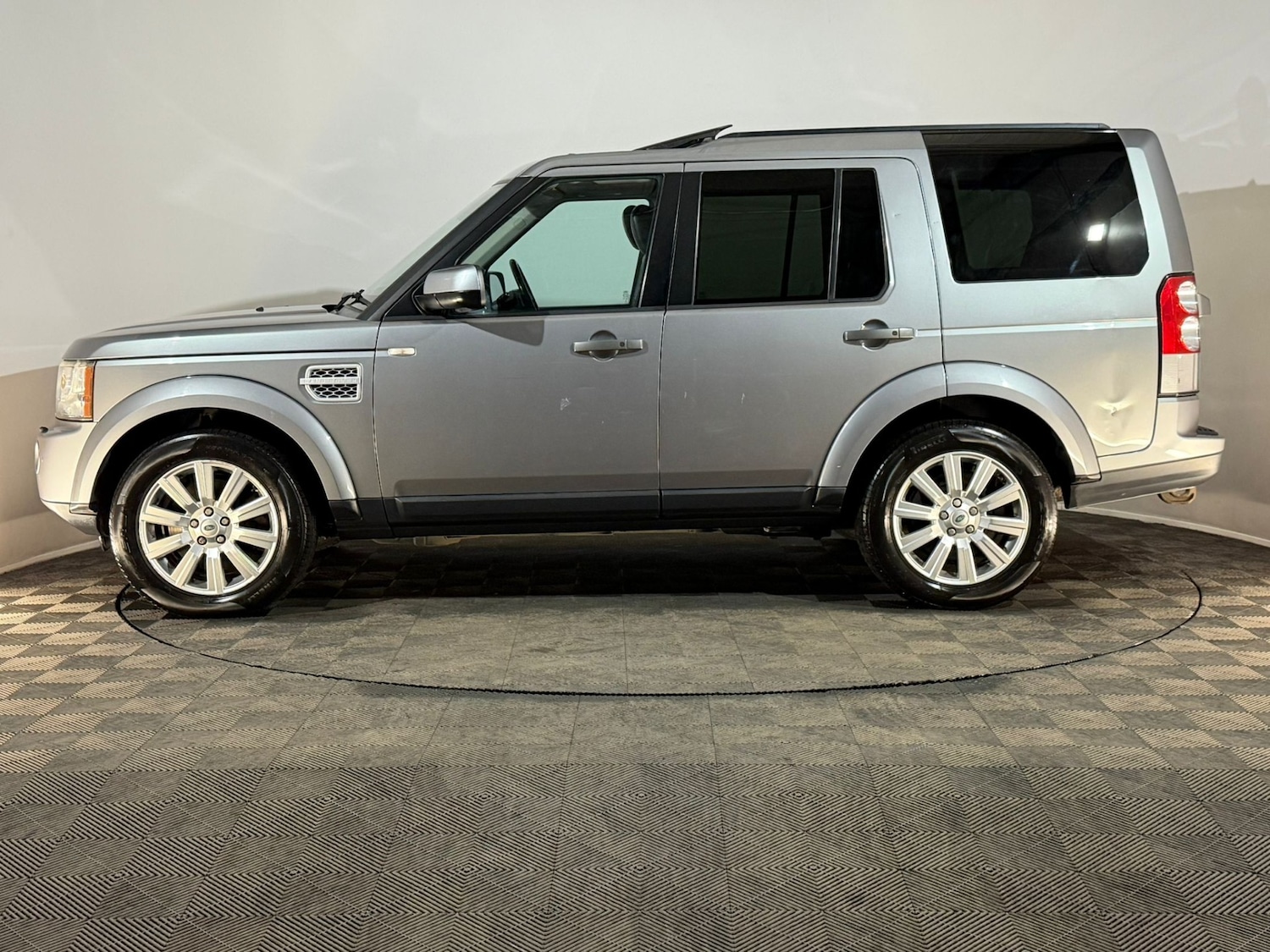 Used Land Rover Discovery 2012 for sale - 76344645: Photo 5