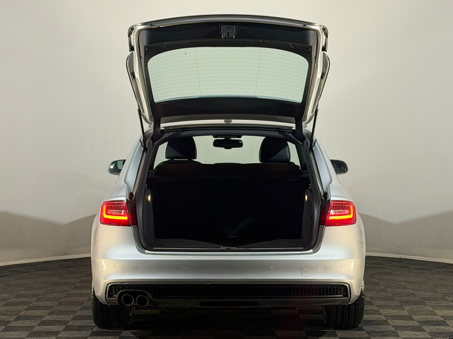 Used Audi A4 2012 for sale - 77706830: Photo 8